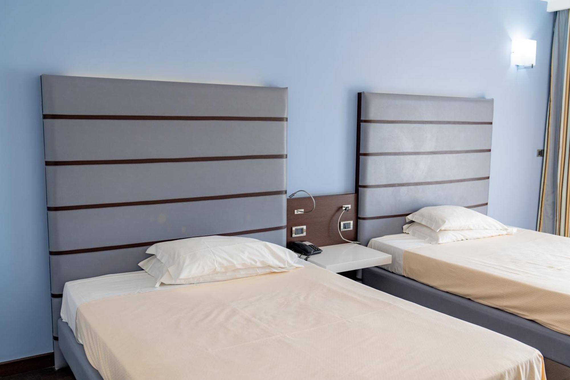 Hotel Napoleon Torre Melissa Ngoại thất bức ảnh