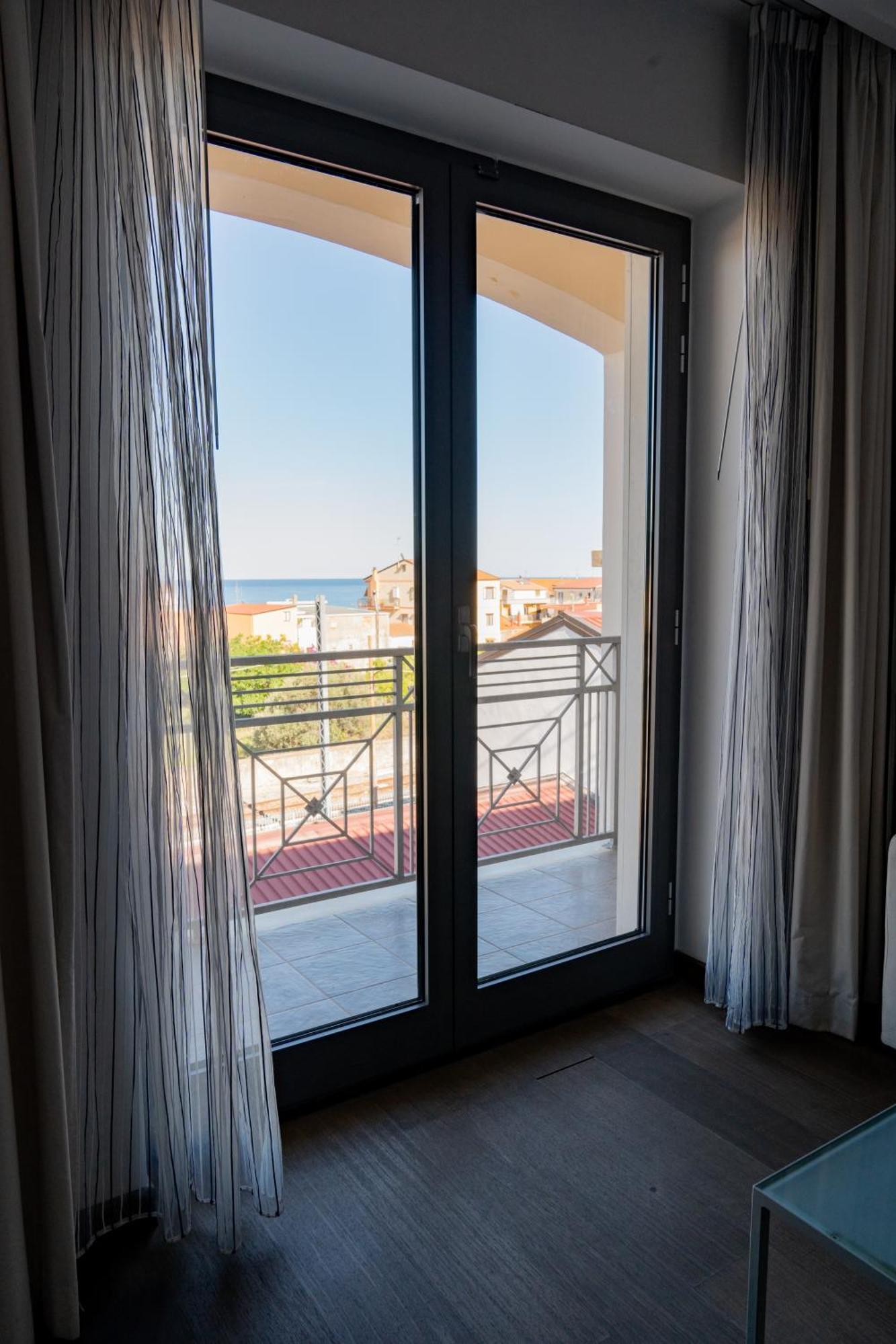 Hotel Napoleon Torre Melissa Ngoại thất bức ảnh